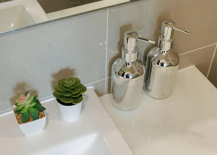 Huge Luxury Center Of Bkk! 5 Mins Bts Asok Apartment