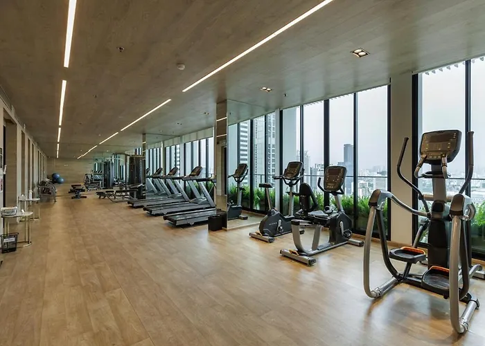 Huge Luxury Center Of Bkk! 5 Mins Bts Asok Apartment